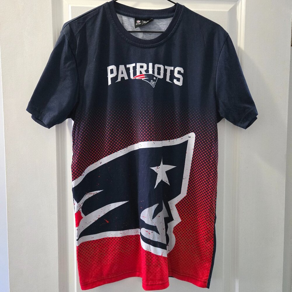 New Era New England Patriots t-shirt size M 2/$20